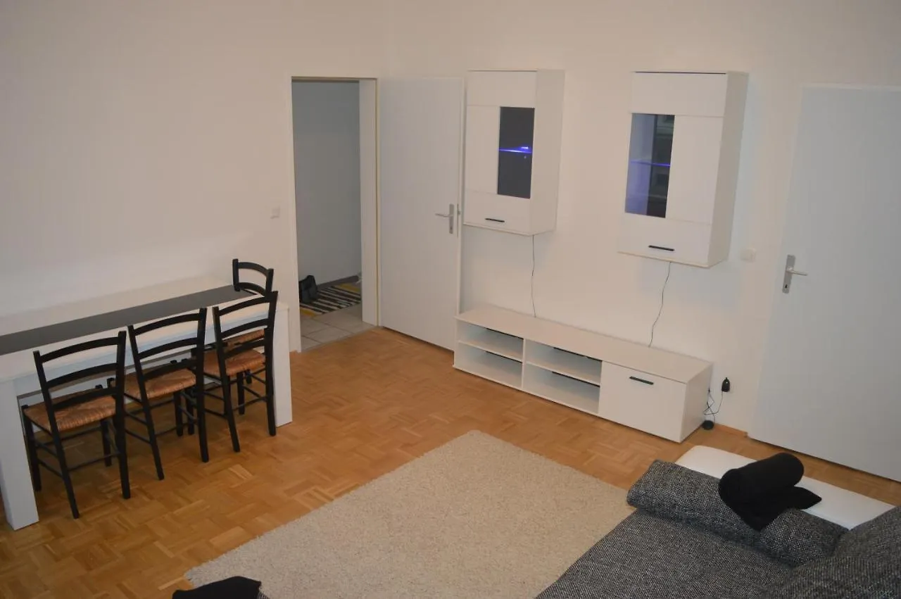 Nette Altbauwohnung Nur 10 Min Von Der City Vienna 0*,