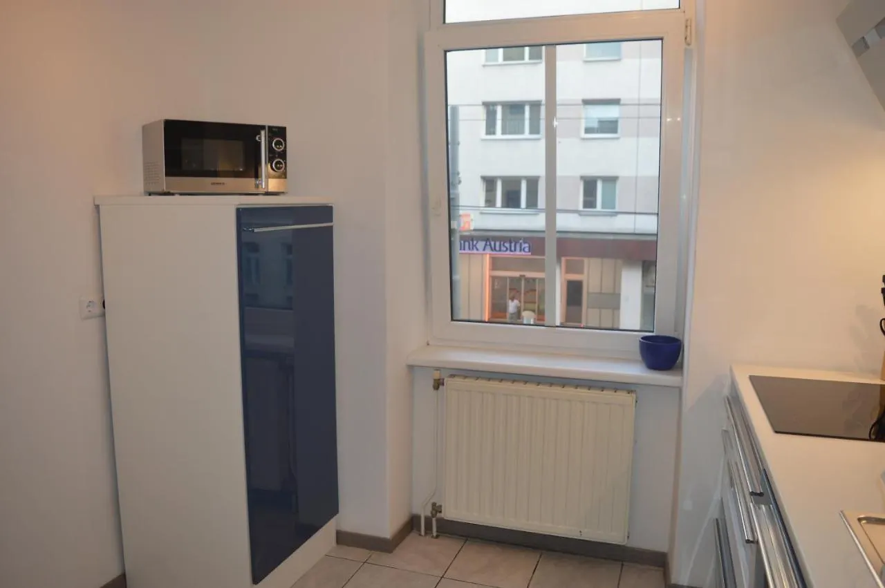 Nette Altbauwohnung Nur 10 Min Von Der City Βιέννη 0*,  Αυστρία
