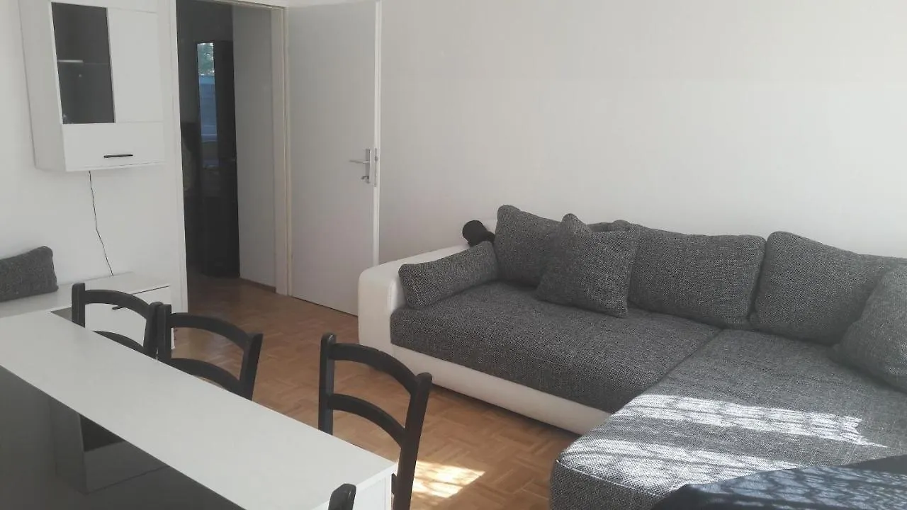 Nette Altbauwohnung Nur 10 Min Von Der City Βιέννη 0*,