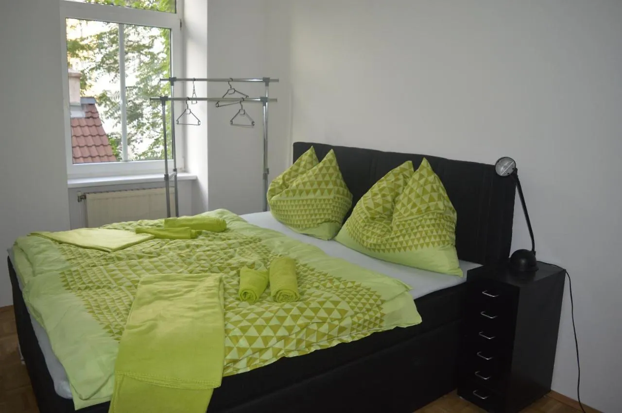 Nette Altbauwohnung Nur 10 Min Von Der City Βιέννη