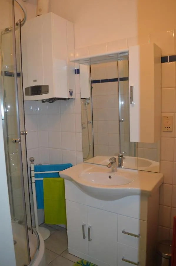 Διαμέρισμα Nette Altbauwohnung Nur 10 Min Von Der City Βιέννη