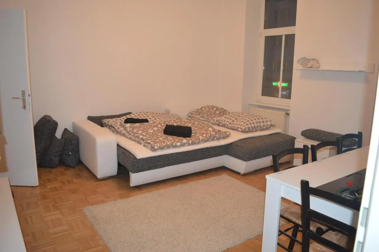 Nette Altbauwohnung Nur 10 Min Von Der City Βιέννη 0*,  Αυστρία