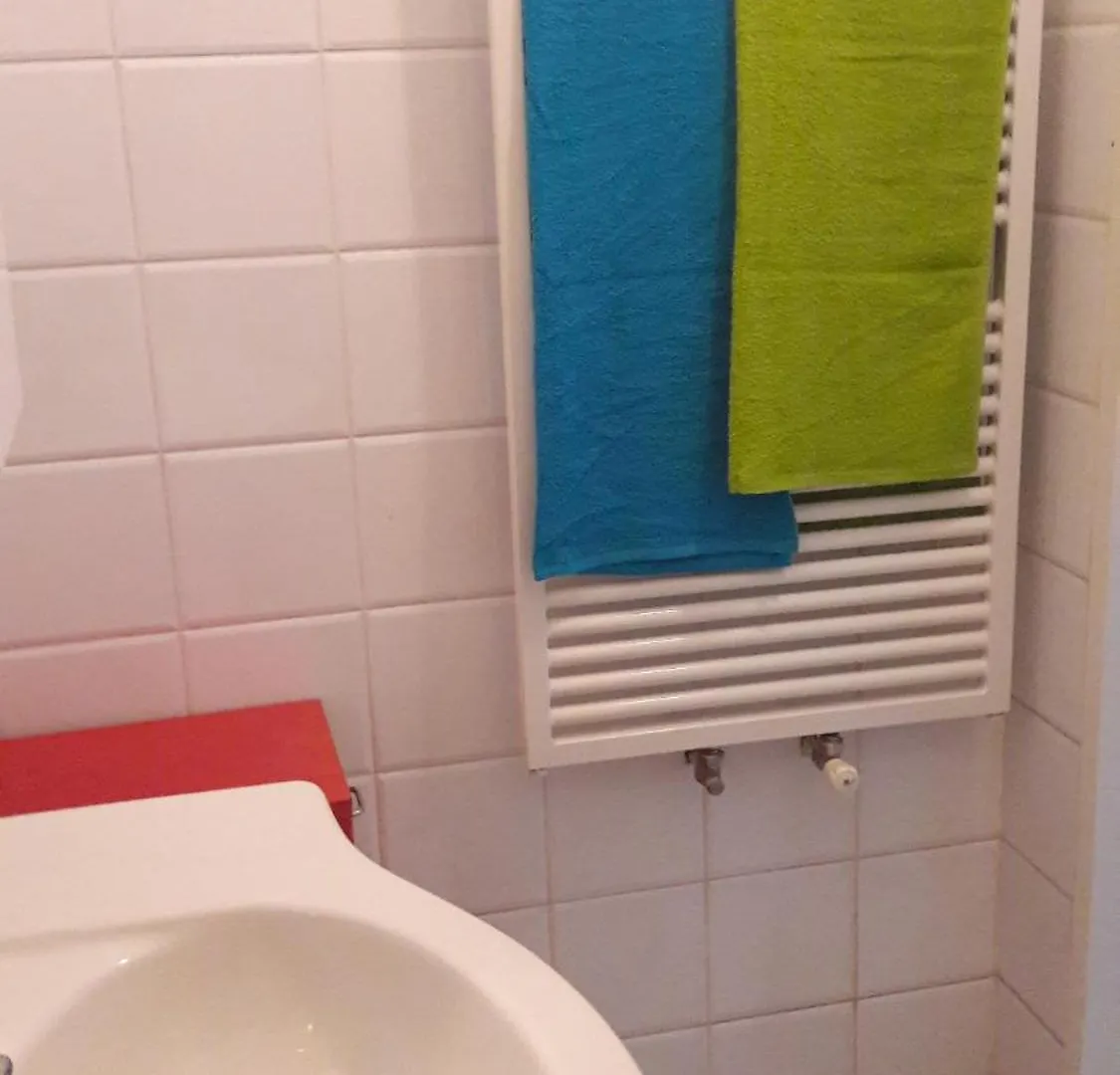 Nette Altbauwohnung Nur 10 Min Von Der City Βιέννη 0*,